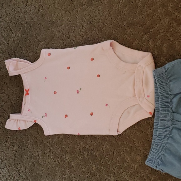Baby Girls Carter's 3pc Chambray Top Bodysuit & Shorts Set Size 3 6 9 months NWT - Picture 5 of 6